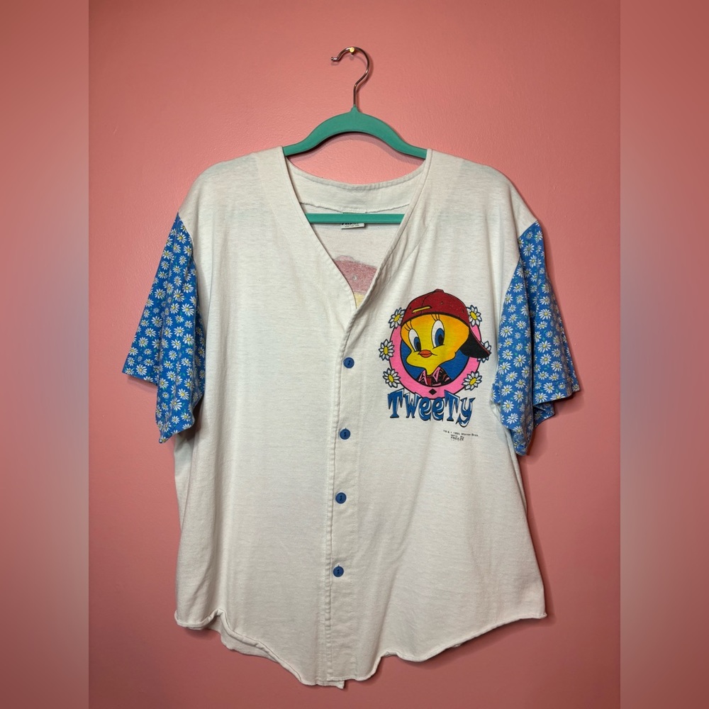 Vintage 1995 Tweety button up shirt